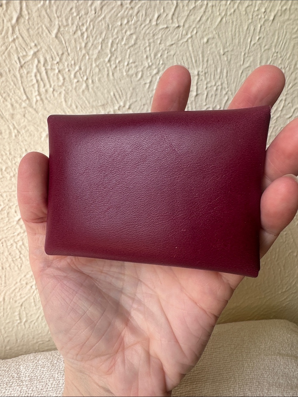 Portland Leather Burgundy Scallop-Edge Leather Card Case NEW - Picture 3 of 5